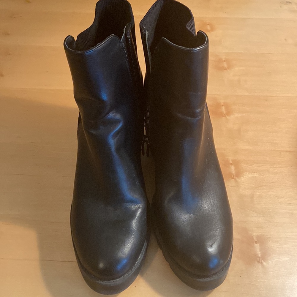 Beston black wedges; Size 11 - Picture 2 of 6
